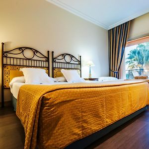 Standard Double or Twin Room Lake View